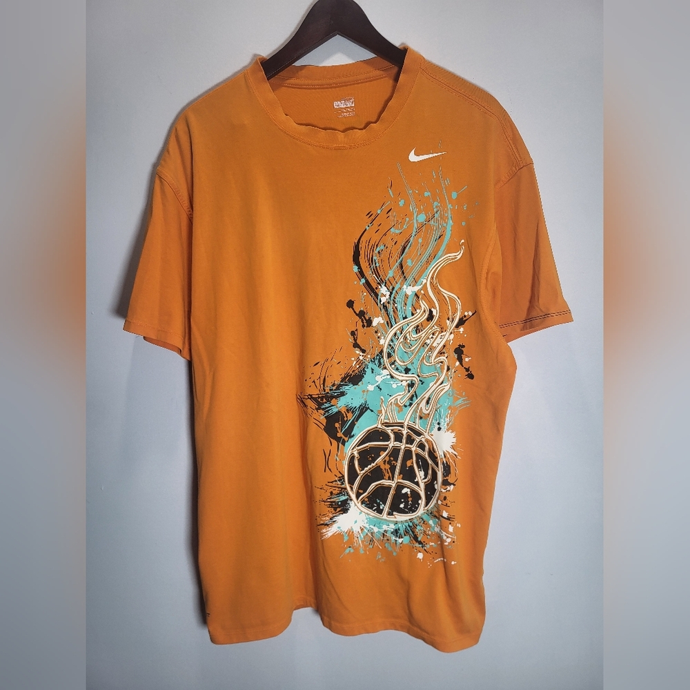 👕🌶 2010's Nike Basketball T-Shirt